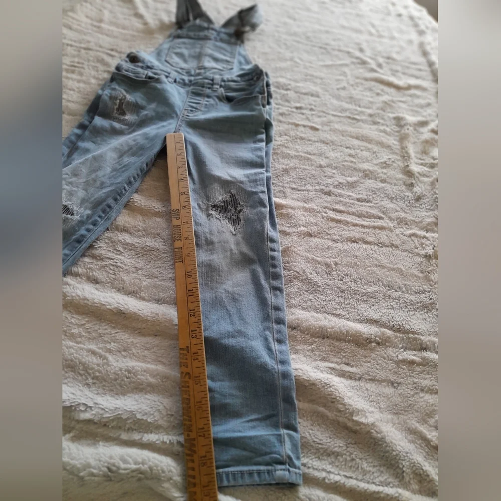 Girls Oshkosh Bib Overalls with Patches Size 6-6X - Picture 7 of 11